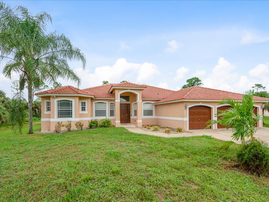 Exterior of 2060 Everglades Boulevard South